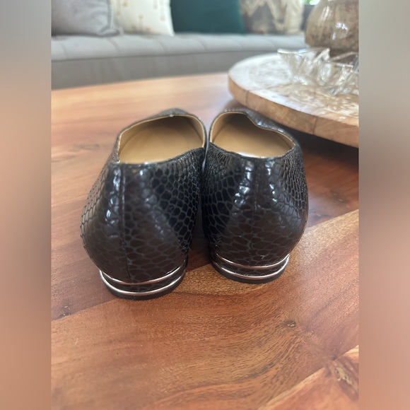 Naturalizer women’s black point to flats – size 6 - Picture 5 of 7